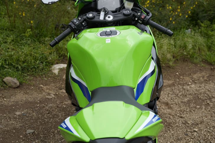 Kawasaki Ninja ZX-6R Fuel Tank Shot Image – Ninja ZX-6R Photos in
